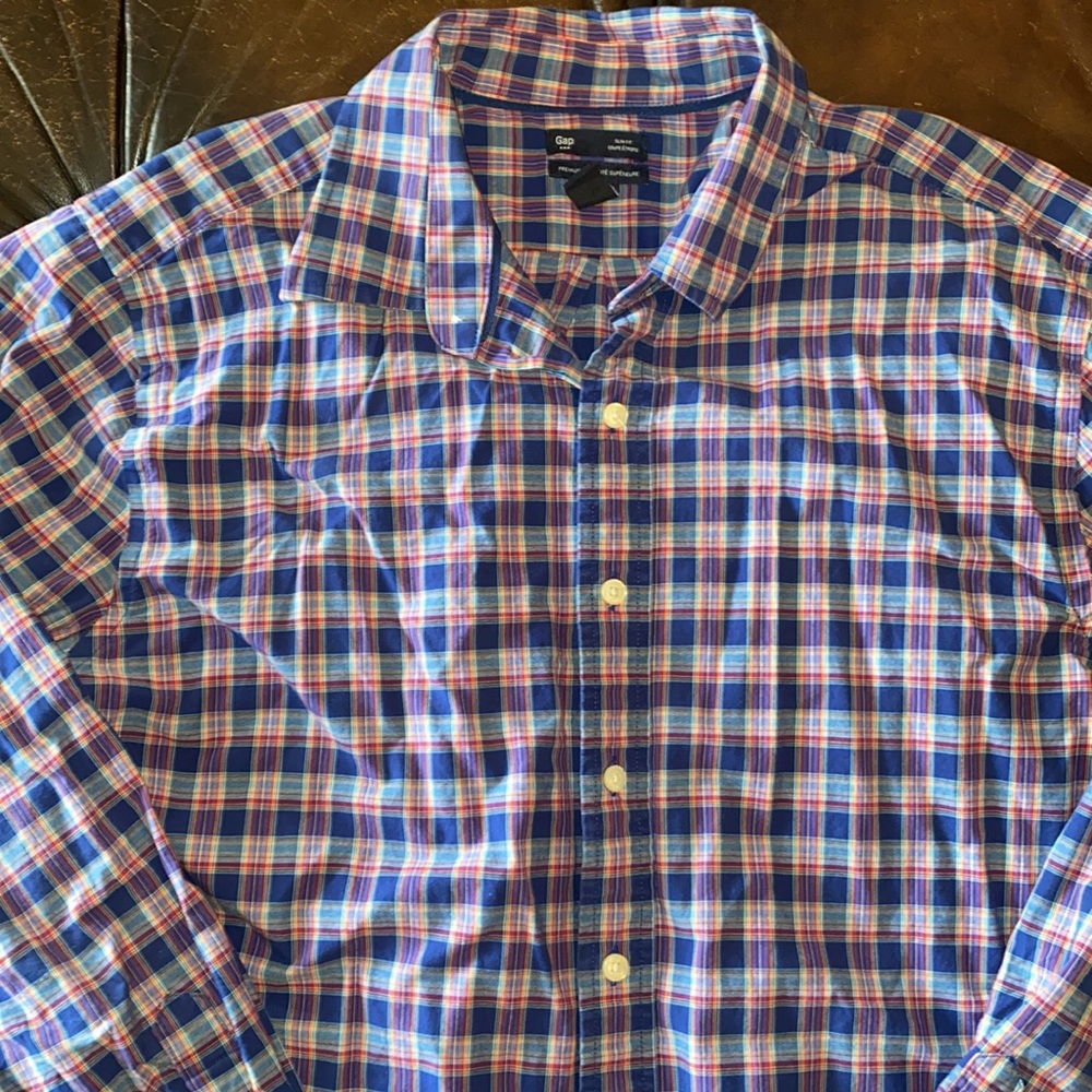 Gap Blue and red plaid button down shirt